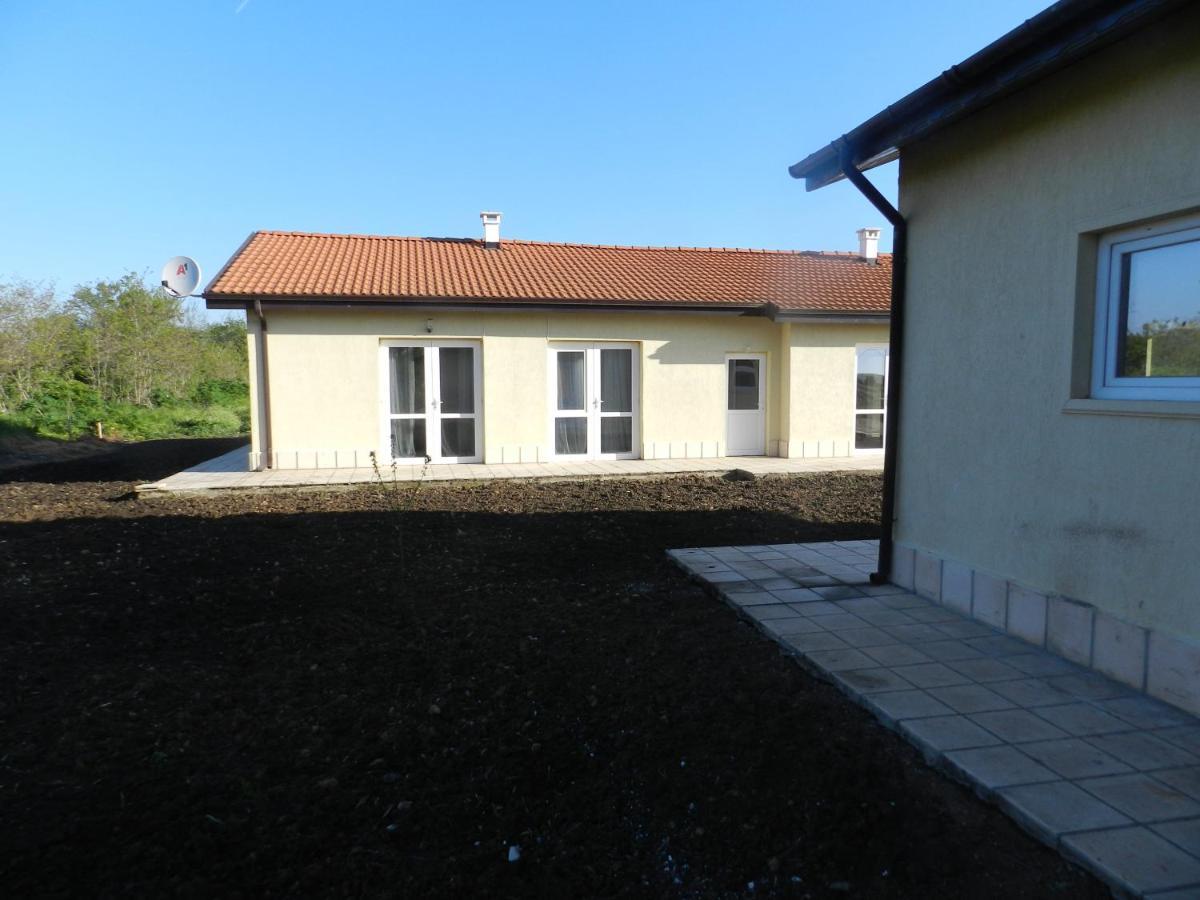 Villa Campo Ezerets Exteriör bild
