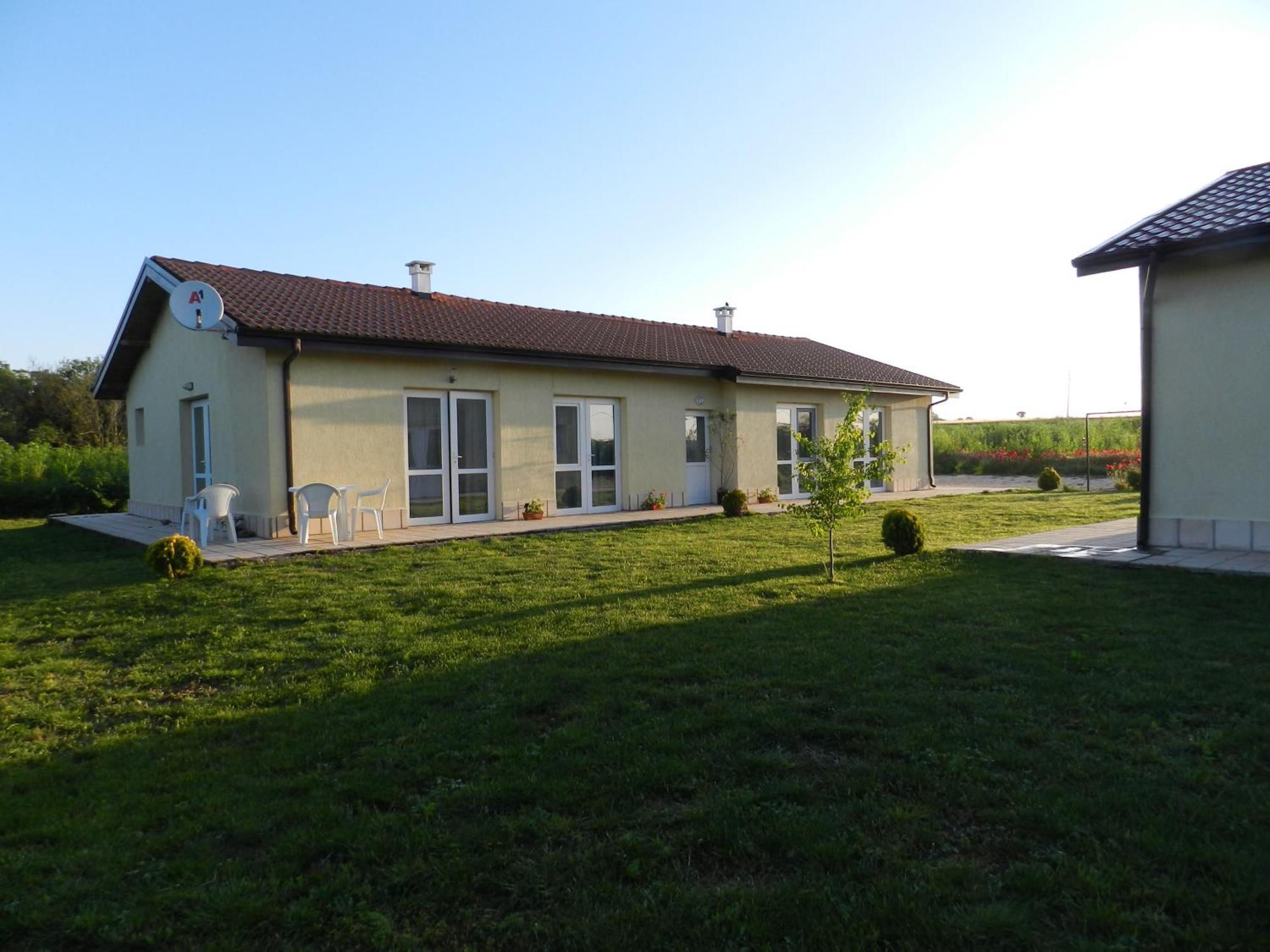 Villa Campo Ezerets Exteriör bild