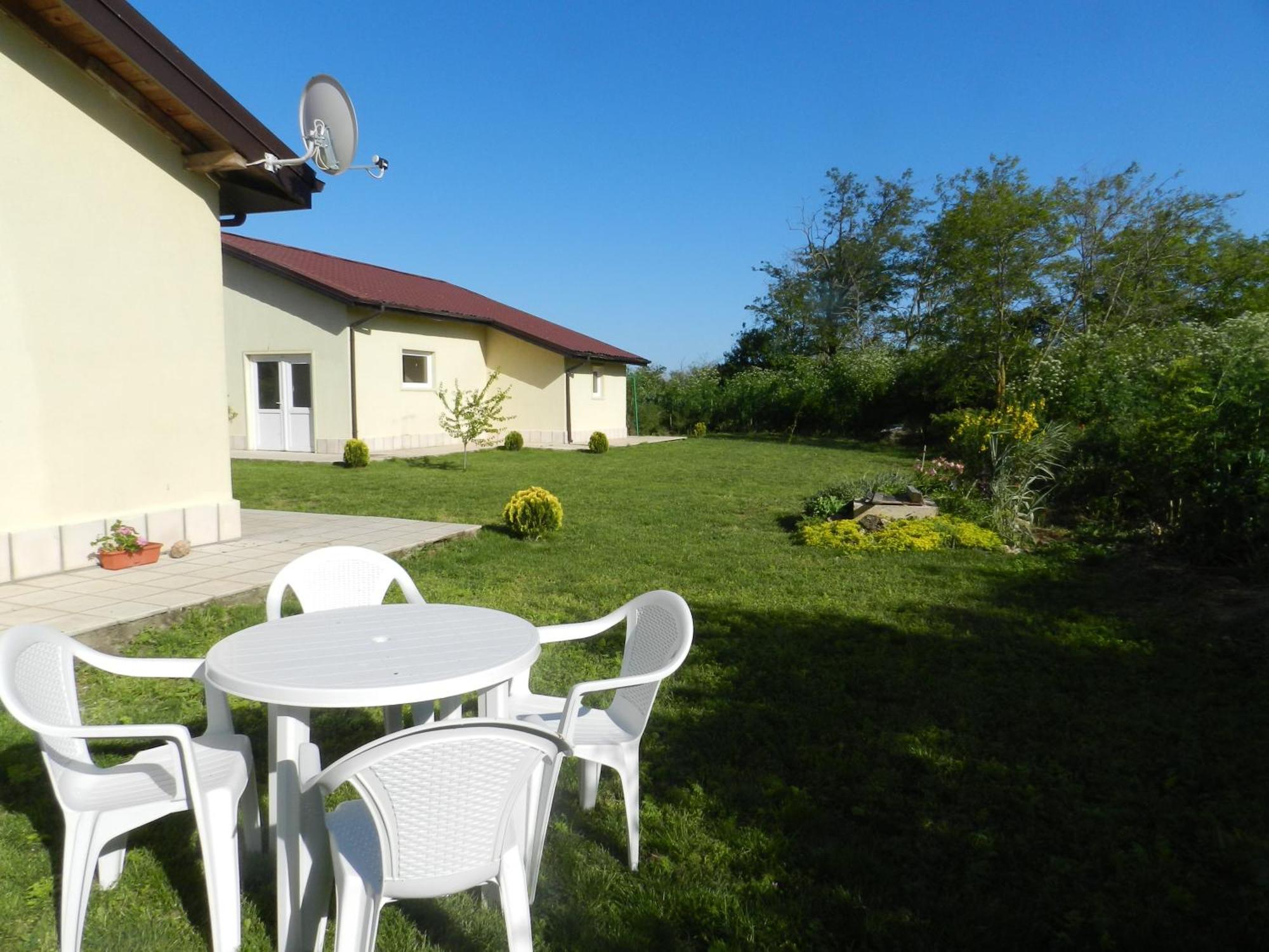 Villa Campo Ezerets Exteriör bild